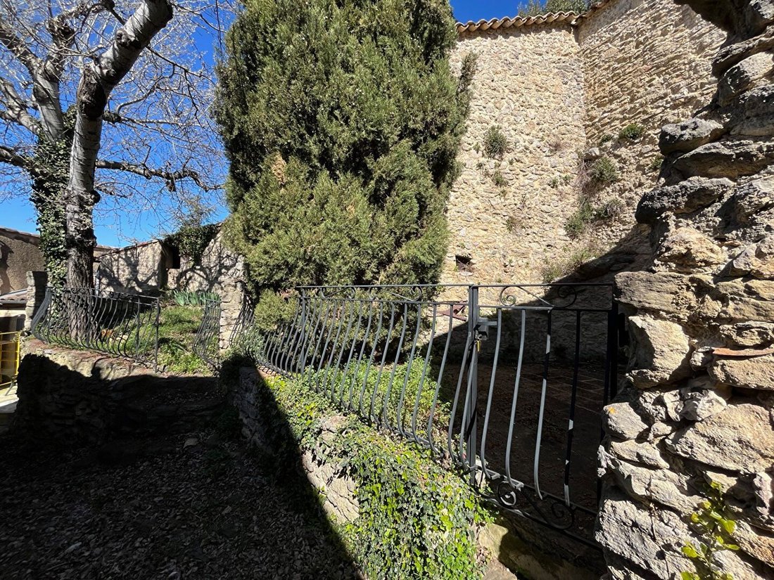 House in Beaumont-du-Ventoux, Provence-Alpes-Côte d'Azur, France 3 - 17686489
