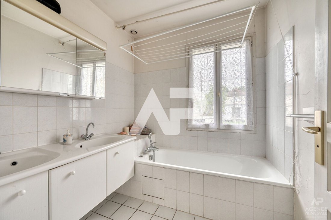 House in Centre Ville, Rueil-Malmaison, France 5 - 16479535