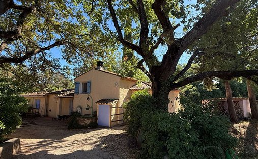 Maison à Cuers, Provence-Alpes-Côte d'Azur, France 1