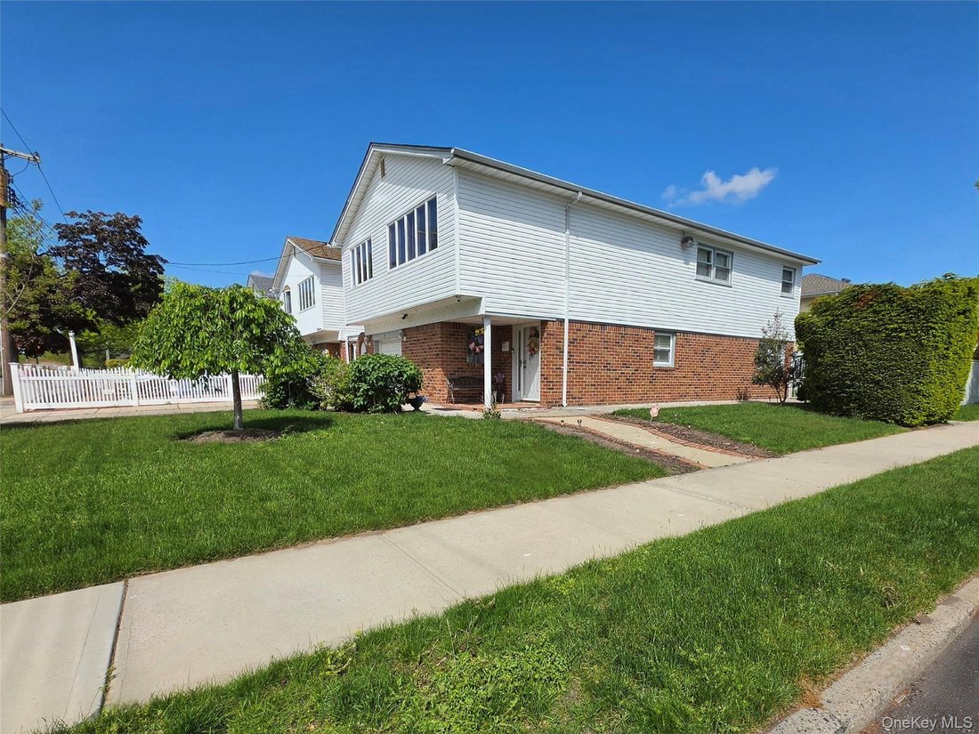 House in New York, New York, United States 1 - 17940486