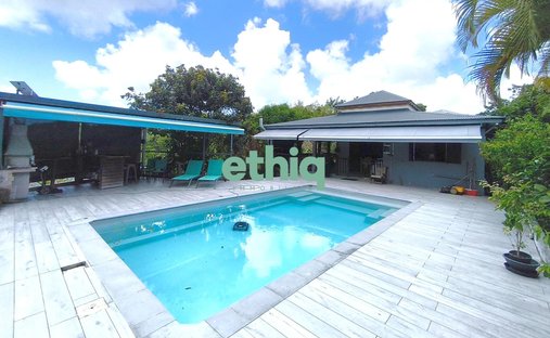Villa in Sainte-Anne, Grande-Terre, Guadeloupe 1