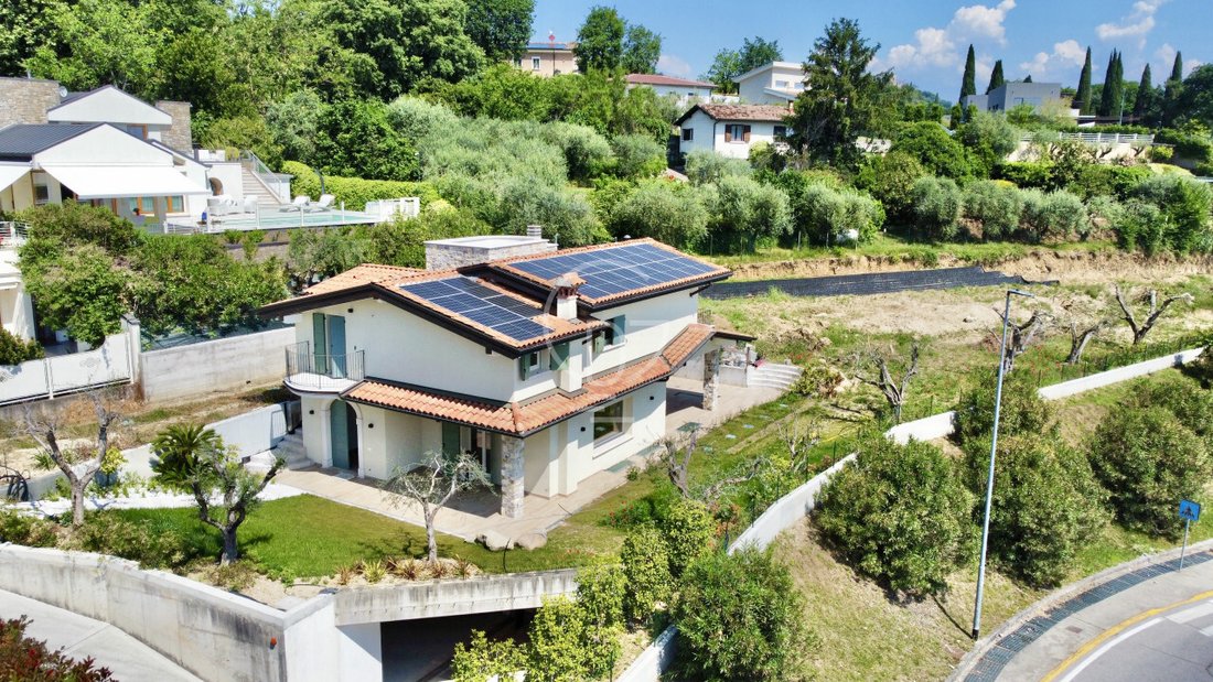 Villa in Hill Zone, Padenghe sul Garda, Lombardy 3 - 17931188