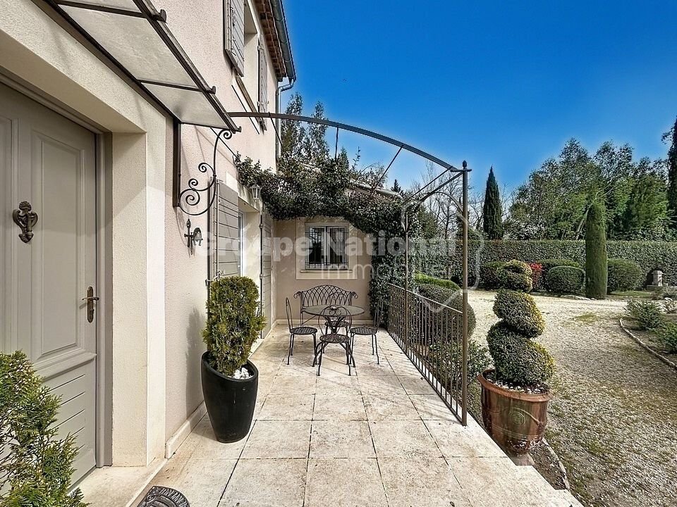 House in Noves, Provence-Alpes-Côte d'Azur, France 4 - 17357116