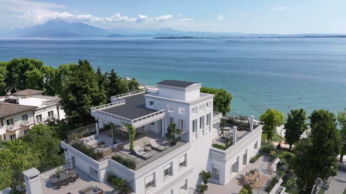 Apartment in Desenzano Centro, Desenzano del Garda, Lombardy 3 - 17931563