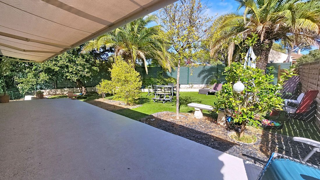 Villa in Exterieurs, Frejus, France 2 - 16411057