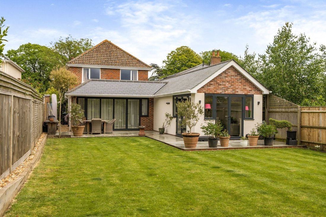 House in Lymington, England 1 - 17932776