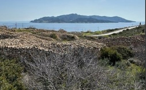 Terrain en Kimolos, Aegean, Grèce 1