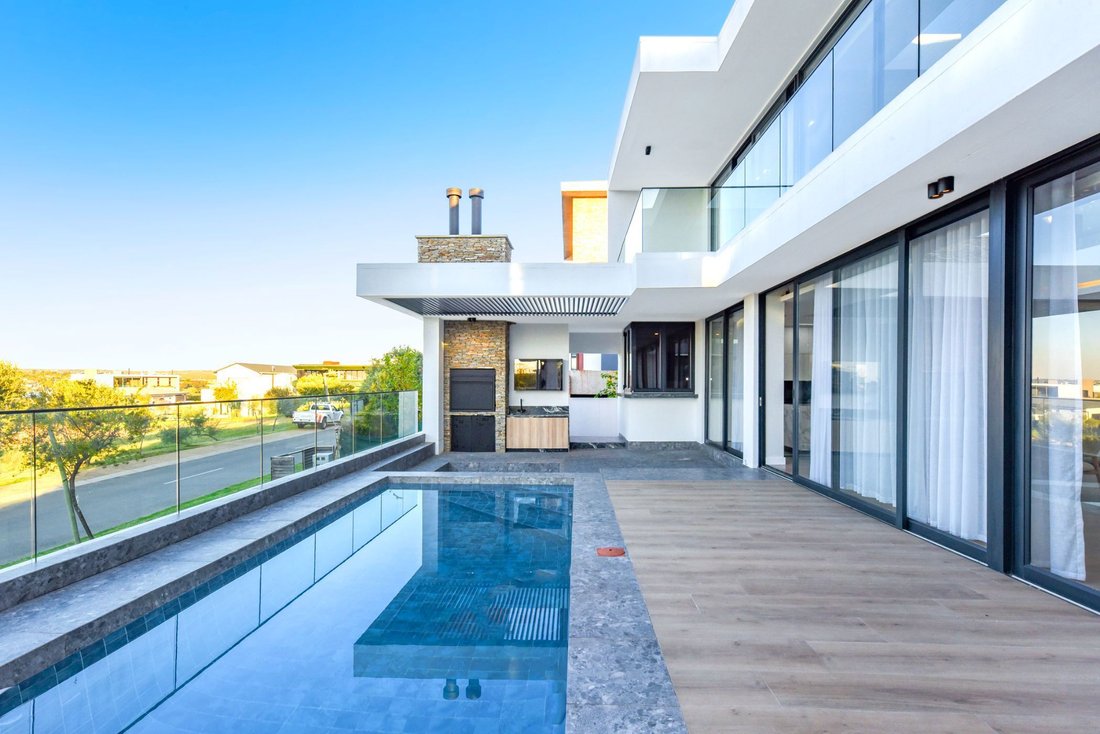 House in Chartwell, Gauteng, South Africa 3 - 17933013