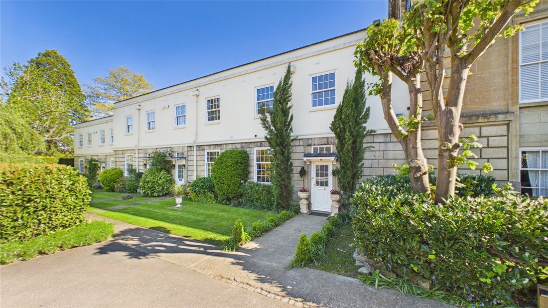 House in Lyne, England 2 - 17940535