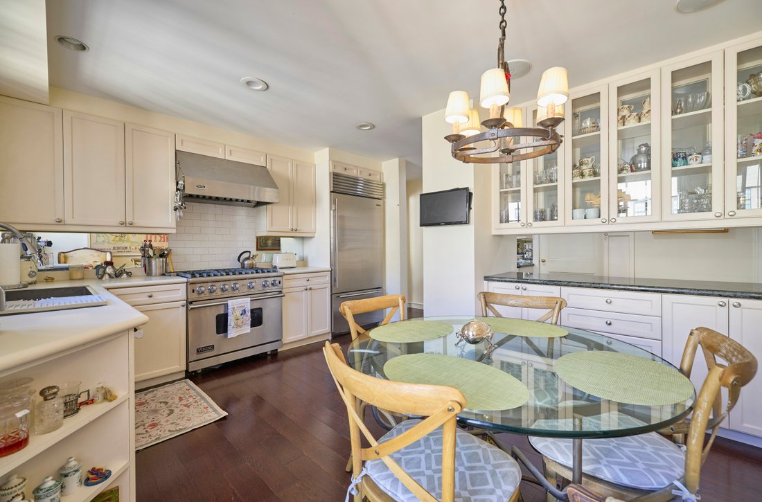 Co Op in New York, New York, United States 4 - 17410779