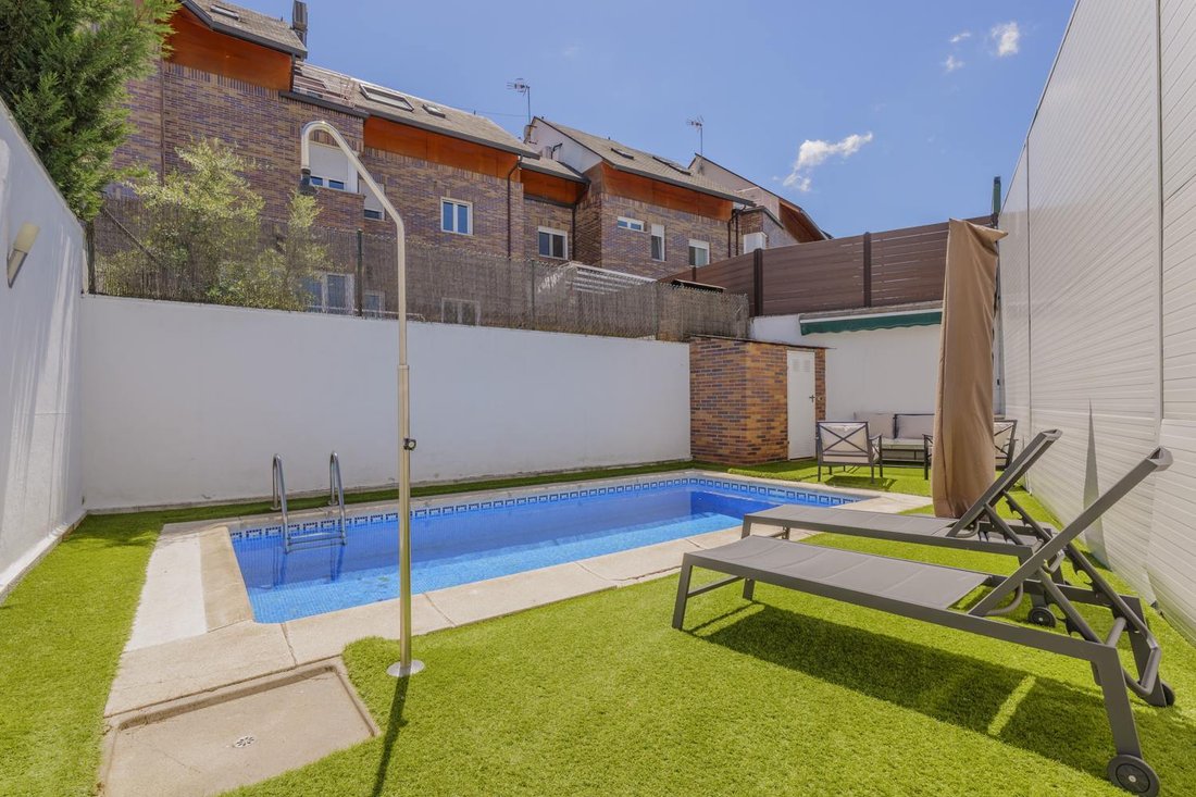 Villa in Pozuelo de Alarcon, Comunidad de Madrid, Spain 4 - 17939233