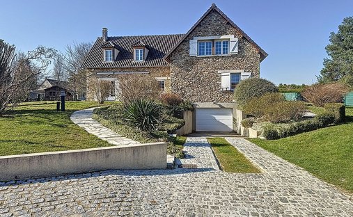 House in Montfort-l'Amaury, Ile-de-France, France 1