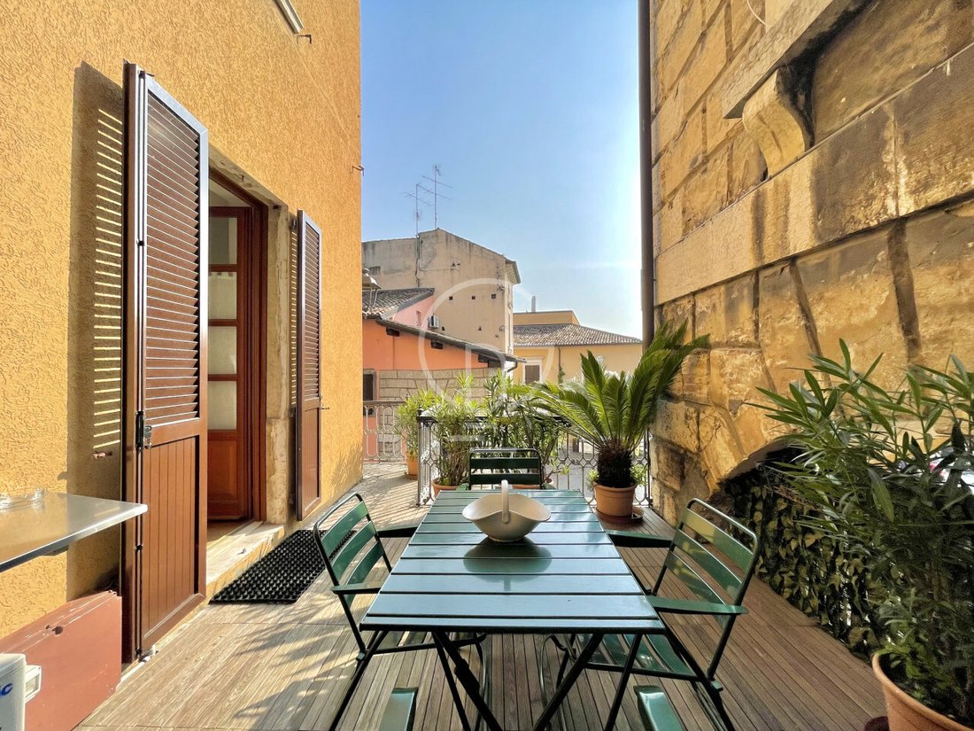 Apartment in Desenzano Centro, Desenzano del Garda, Lombardy 1 - 17931314