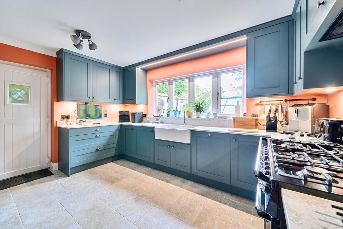 House in Lymington, England 4 - 17932752