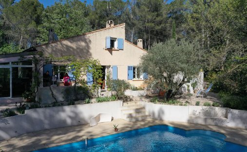 House in Ouest, Fuveau, France 1