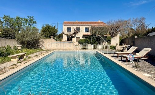 House in Ouest, Gignac-la-Nerthe, France 1