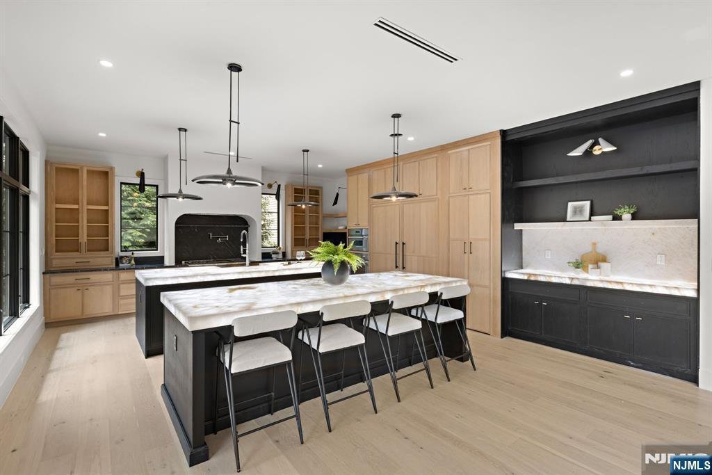 House in Paramus, New Jersey, United States 4 - 17944811