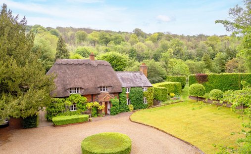 Farm Ranch in Buckinghamshire, England 1