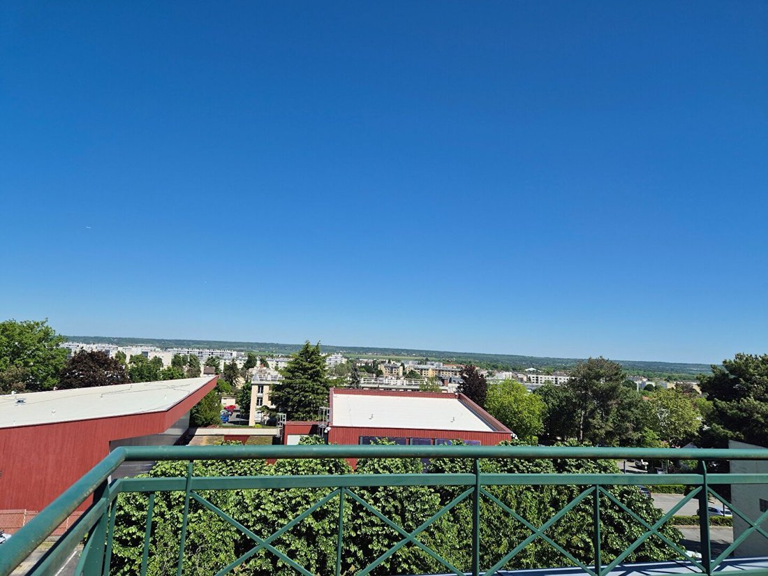 Apartment in Les Clayes-sous-Bois, Ile-de-France, France 3 - 17844584