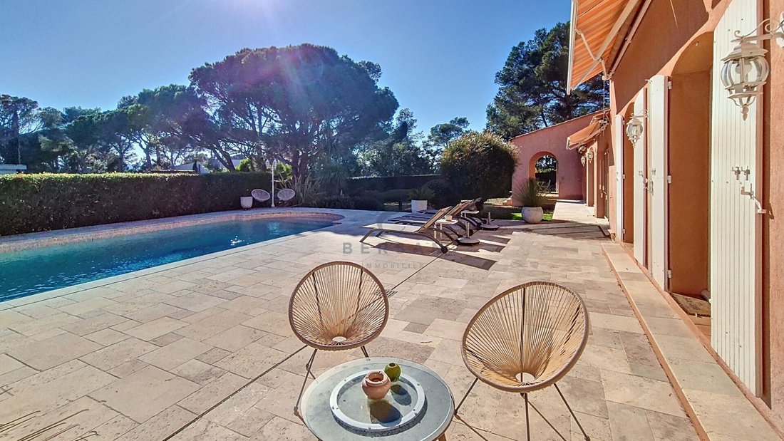 Villa in Exterieurs, Frejus, France 5 - 16409890