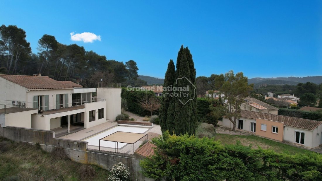 House in Orgon, Provence-Alpes-Côte d'Azur, France 3 - 17386141