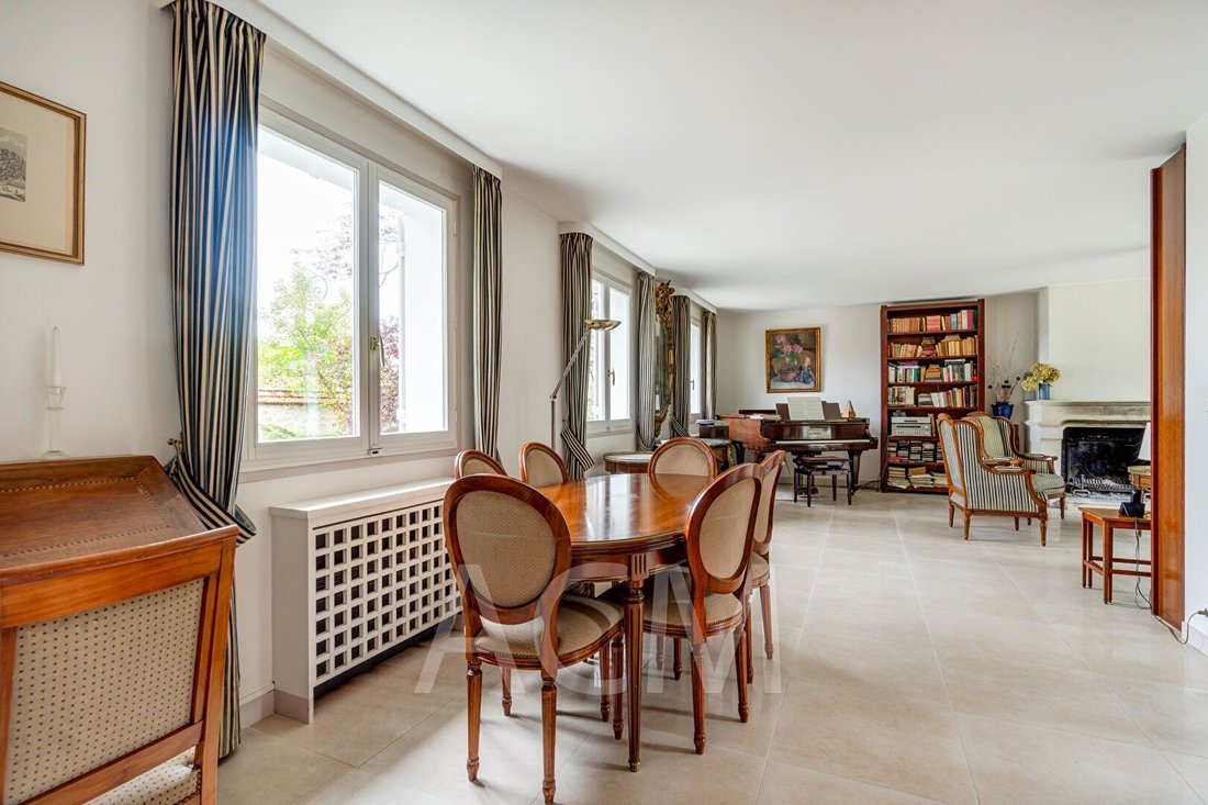 House in Sud, Le Mesnil-le-Roi, France 2 - 17759583