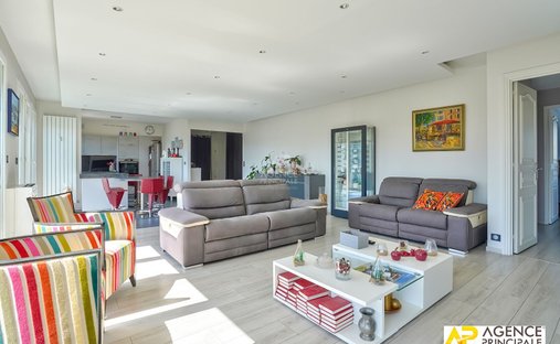 Apartment in Napoleon, Maisons-Laffitte, France 1
