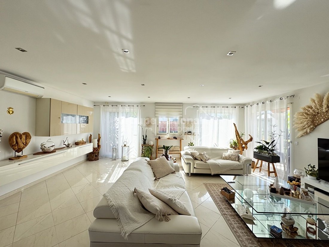 House in Marignane, Provence-Alpes-Côte d'Azur, France 4 - 16473888