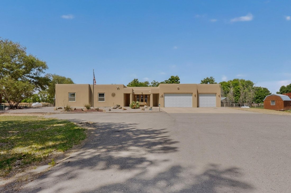 House in Los Lunas, New Mexico, United States 1 - 17928723