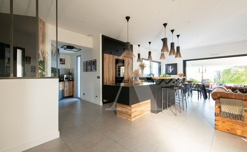 House in Nord, Carbon-Blanc, France 1