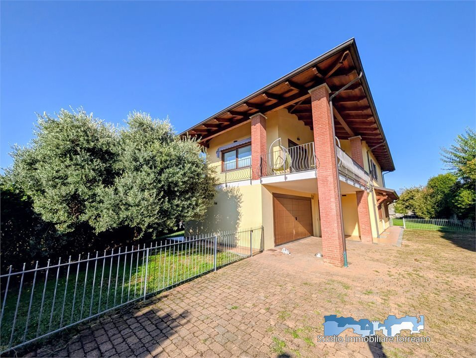 Villa in Piverone, Piedmont, Italy 2 - 17944374