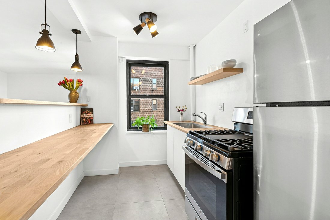 Co Op in New York, New York, United States 2 - 17075049
