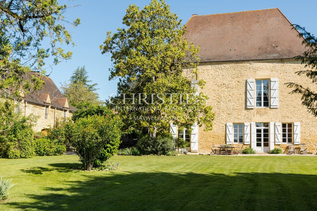 Estate in Arrondissement of Sarlat-la-Canéda, Nouvelle-Aquitaine, France 1 - 17423656