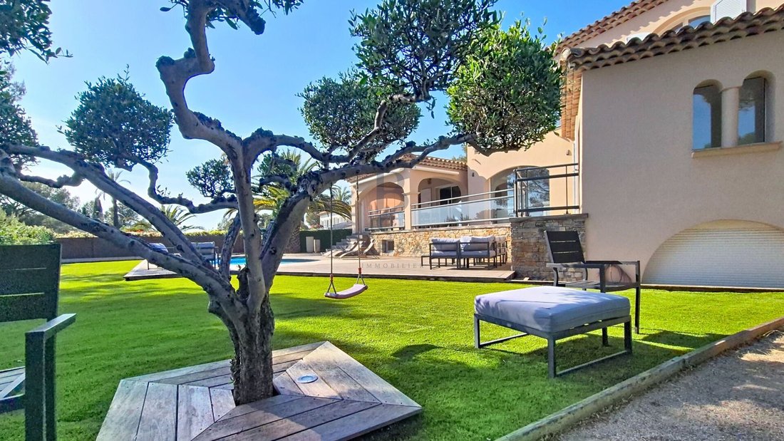 Villa in Le Dramont-Agay-Anthéor-Le Trayas, Saint-Raphaël, France 4 - 17812855