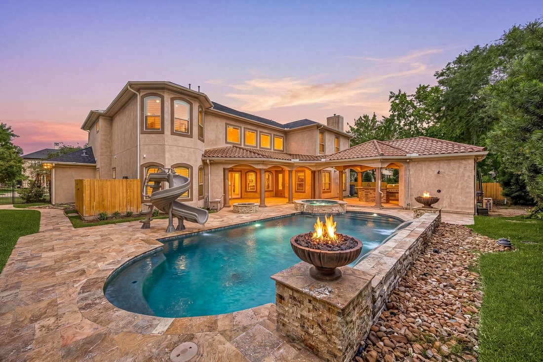House in Sugar Land, Texas, United States 3 - 17939596