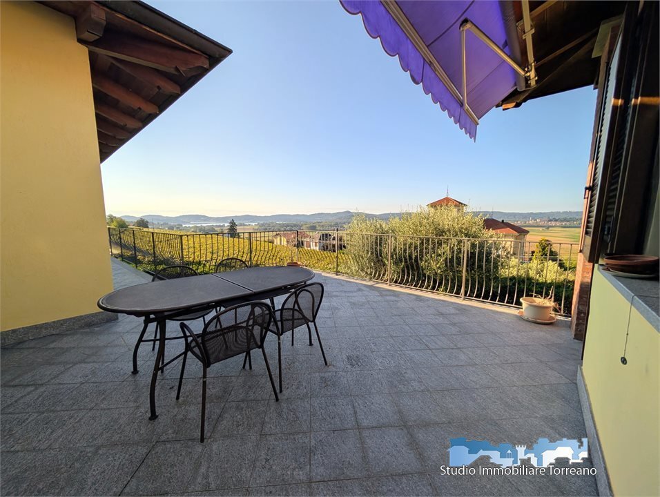 Villa in Piverone, Piedmont, Italy 3 - 17944374