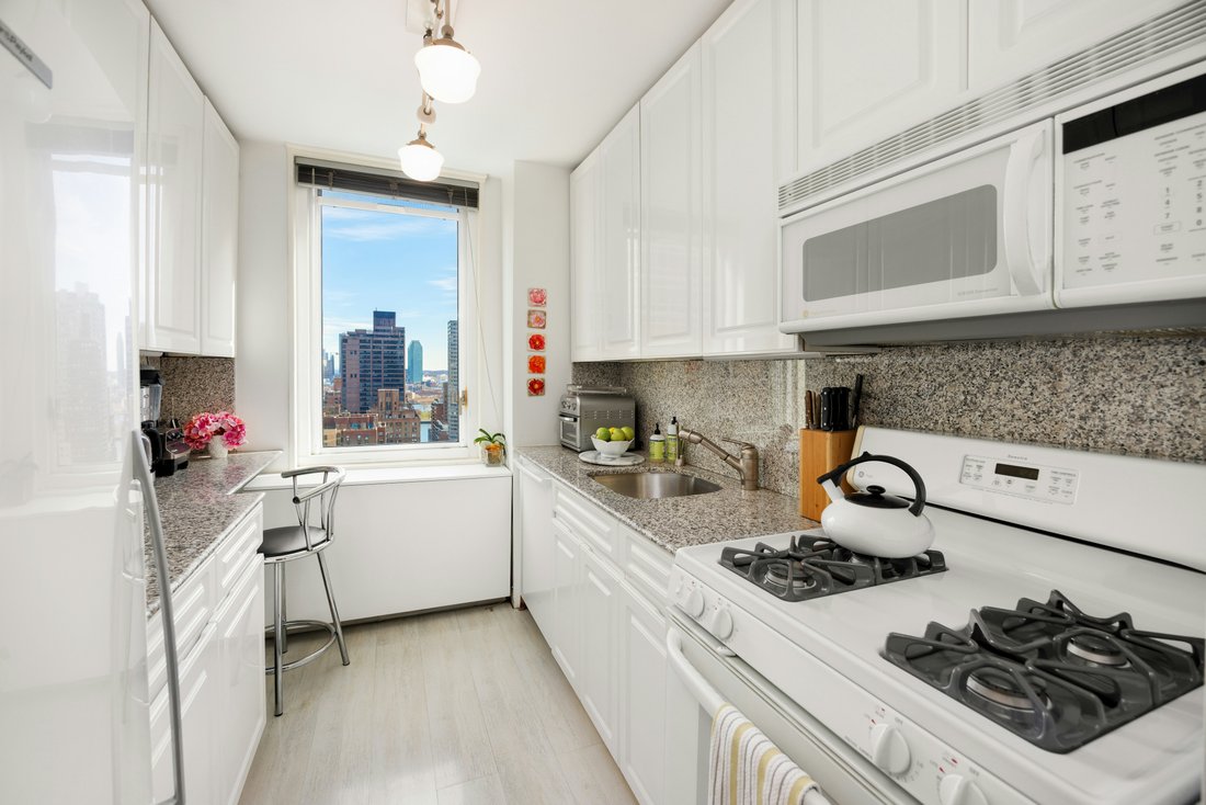 Co Op in New York, New York, United States 5 - 16747927