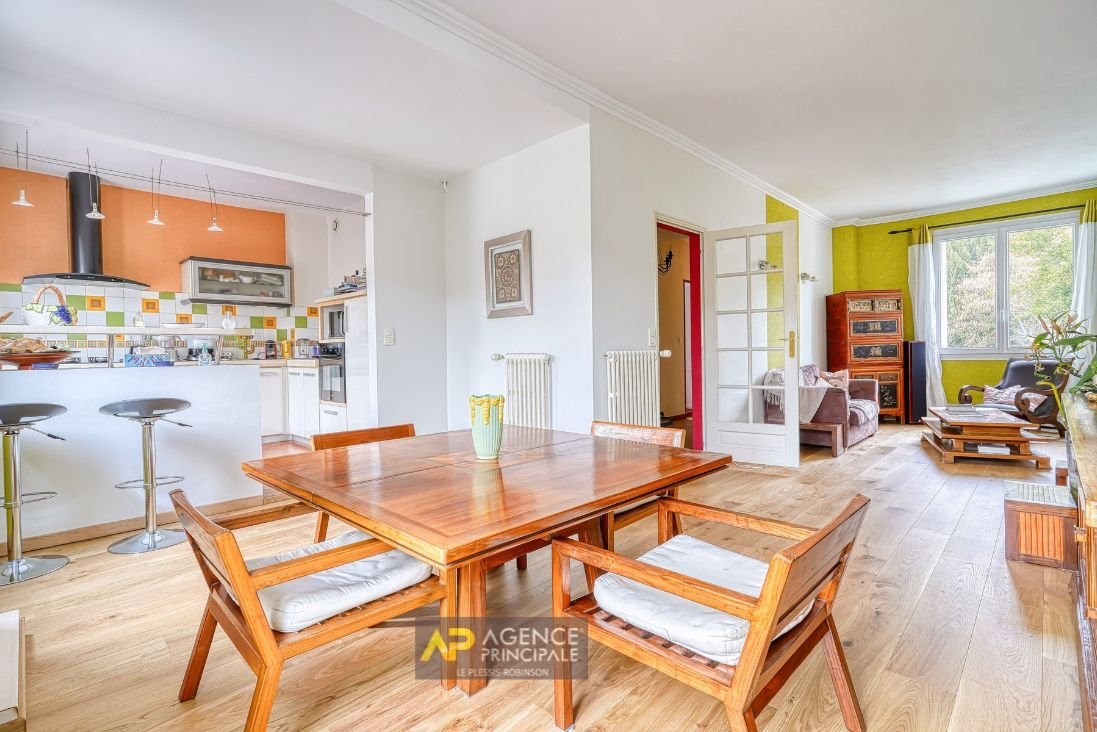 House in Anatole France, Le Plessis-Robinson, France 3 - 16066047