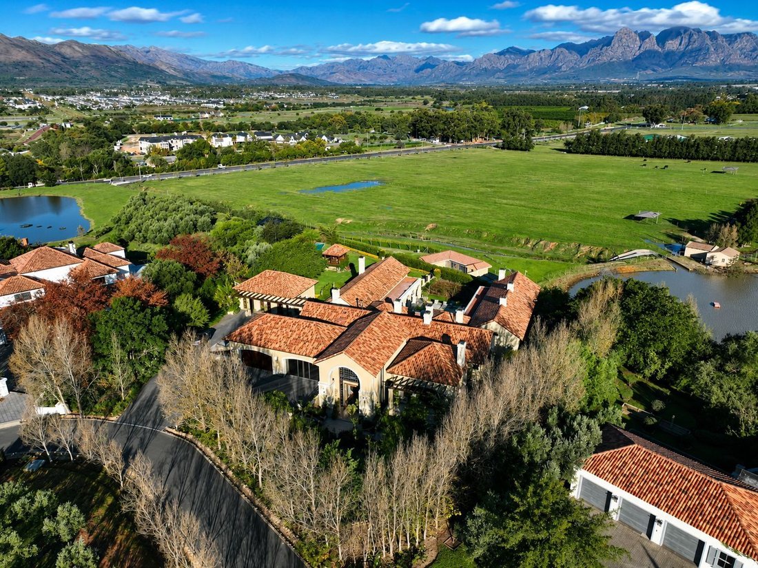 House in Drakenstein Local Municipality, Western Cape, South Africa 2 - 17938457