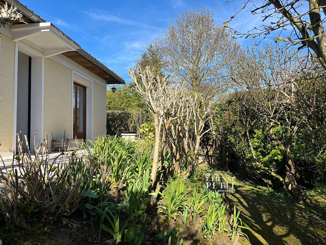 House in Forêt, Saint-Germain-en-Laye, France 2 - 17433491
