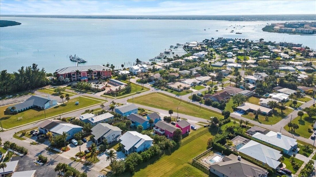 Fort Pierce, Florida, United States 2 - 17945316