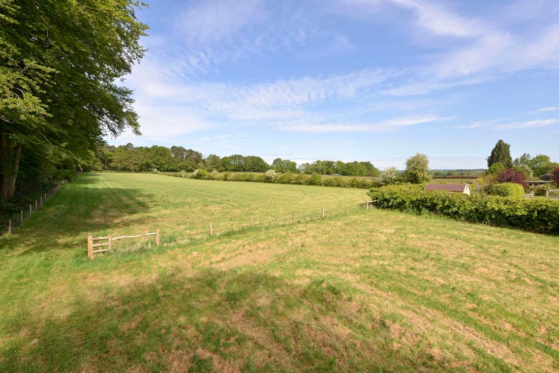 Land in Hurlands, Chiddingfold, England 1 - 17928261