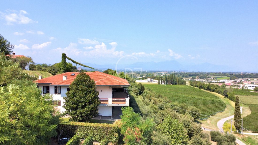 Villa in Castel Venzago, Lonato del Garda, Lombardy 3 - 17931419