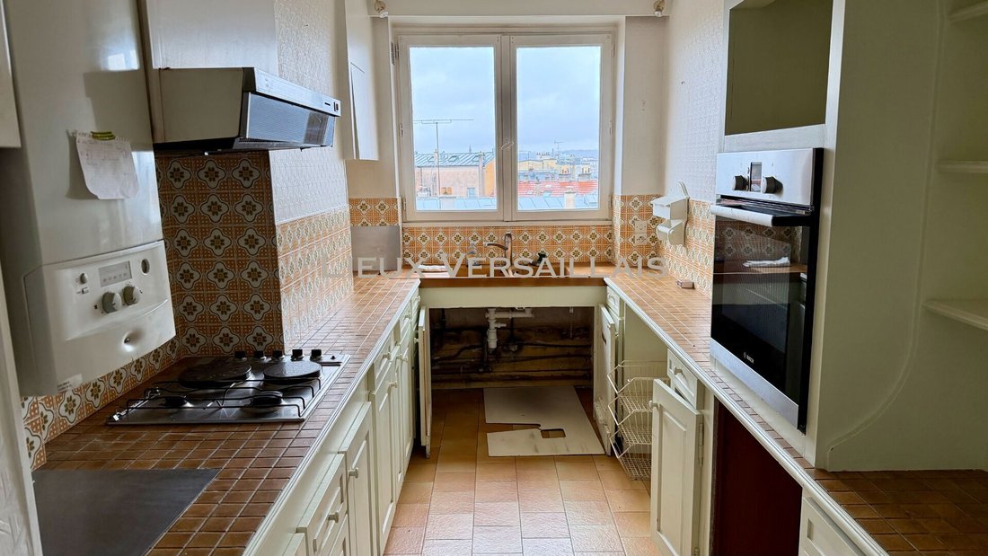 Apartment in Domaine National du Château, Versailles, France 3 - 16099297