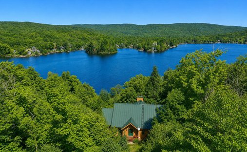 House in Saint-Calixte, Quebec, Quebec, Canada 1