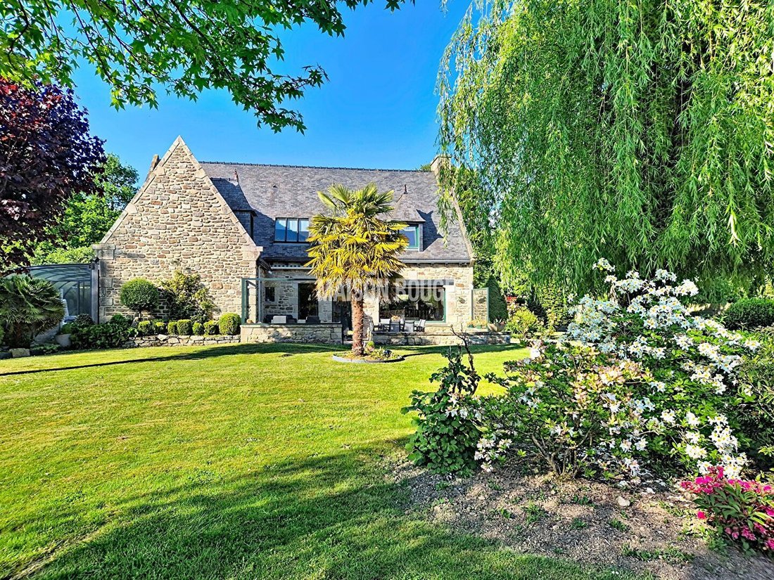 House in Dinan, Brittany, France 1 - 16068072