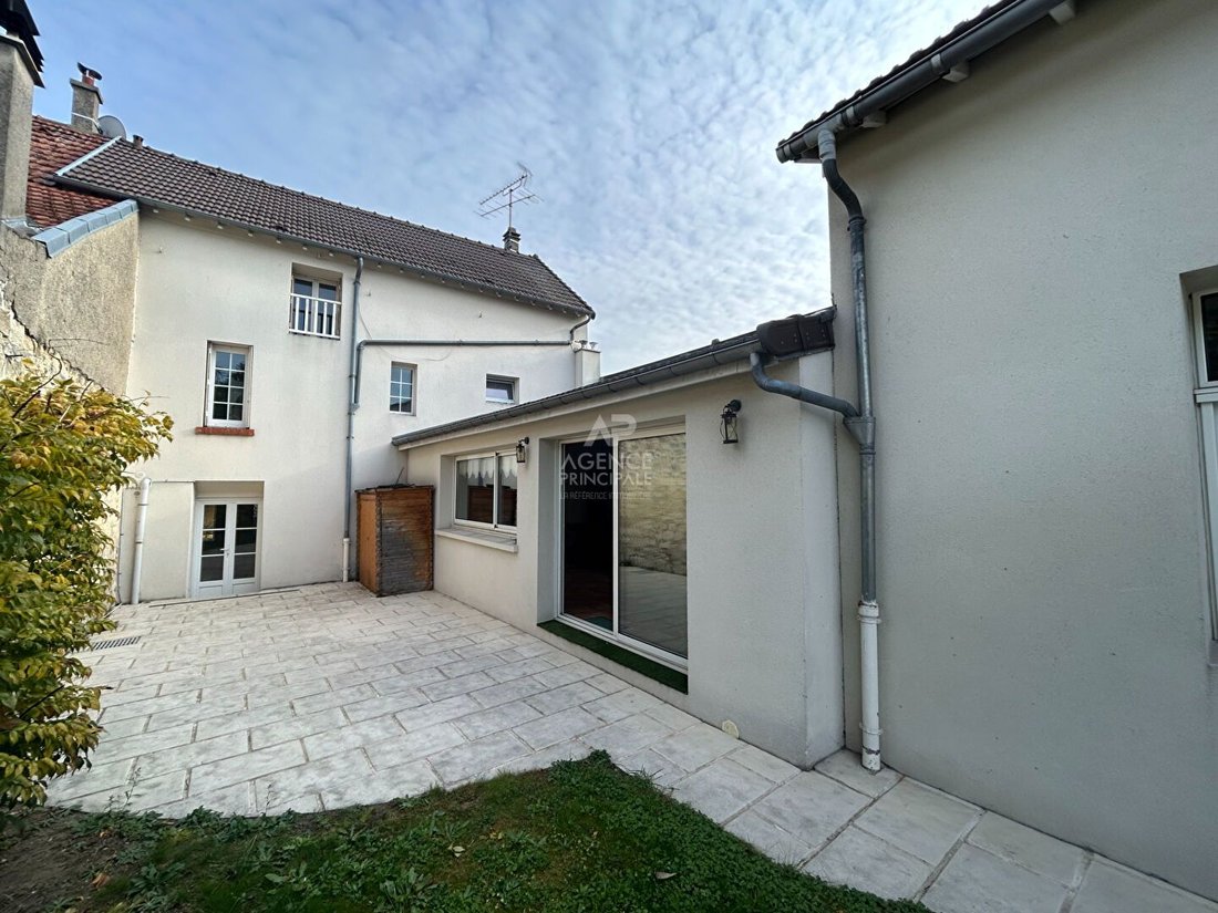House in Carrieres-sous-Poissy, Ile-de-France, France 1 - 16066875