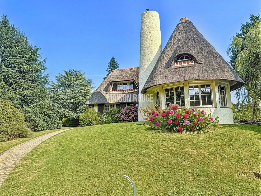 House in Le Mesnil-Saint-Denis, Ile-de-France, France 1 - 16144275