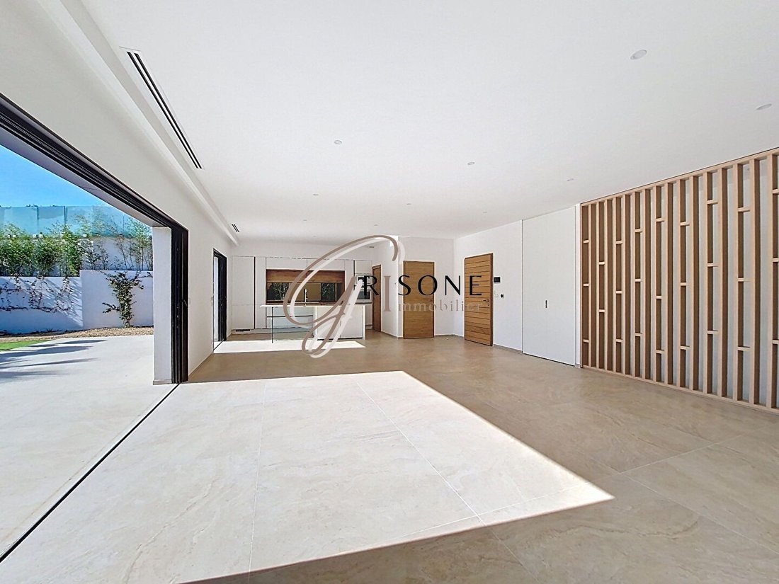 Villa in Nord, Sanary-sur-Mer, France 2 - 17289139