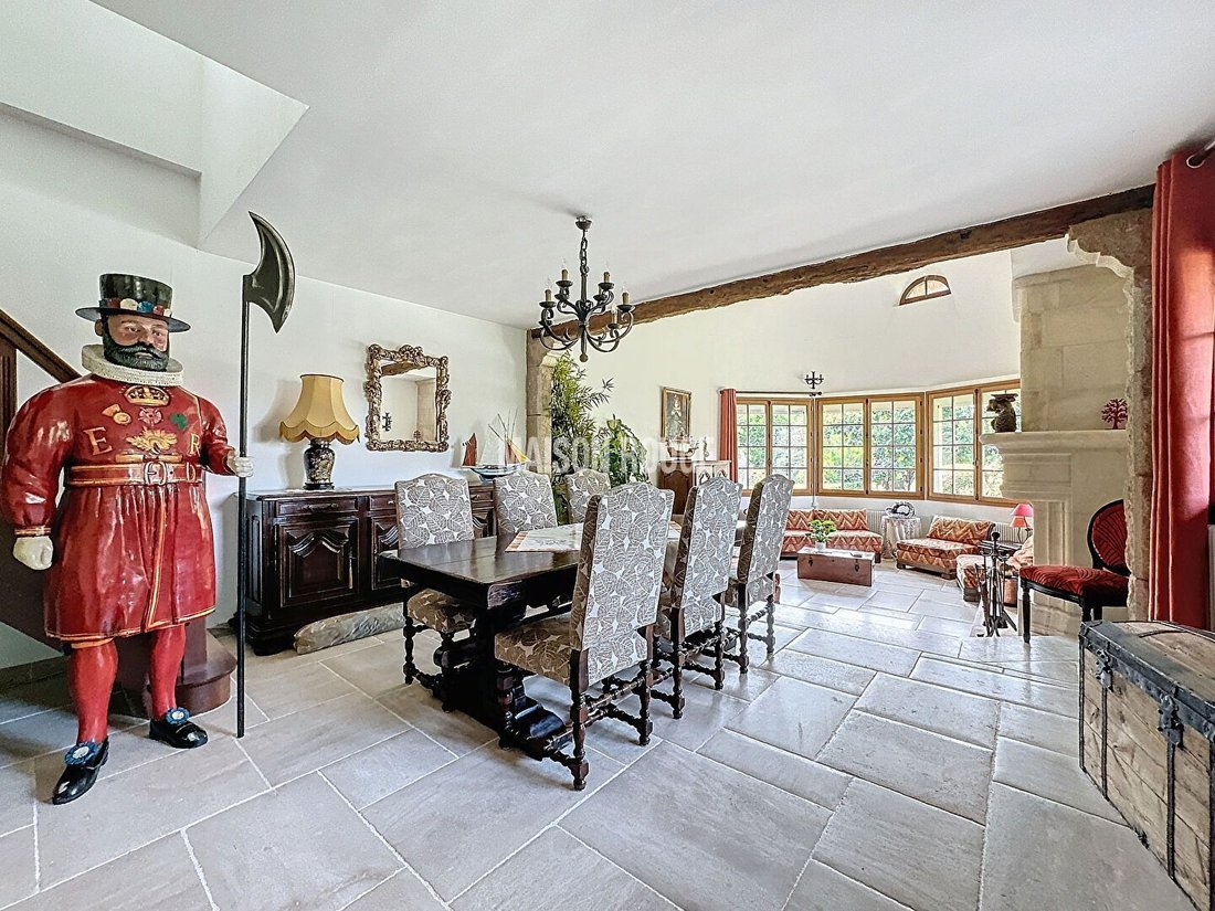 House in Le Mesnil-Saint-Denis, Ile-de-France, France 4 - 16144275